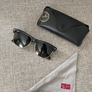 Ray-Ban Clubmaster Oversized with Case